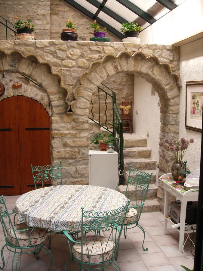 Au Coeur De La Cite Medievale Bed and Breakfast Vaison-la-Romaine Eksteriør billede