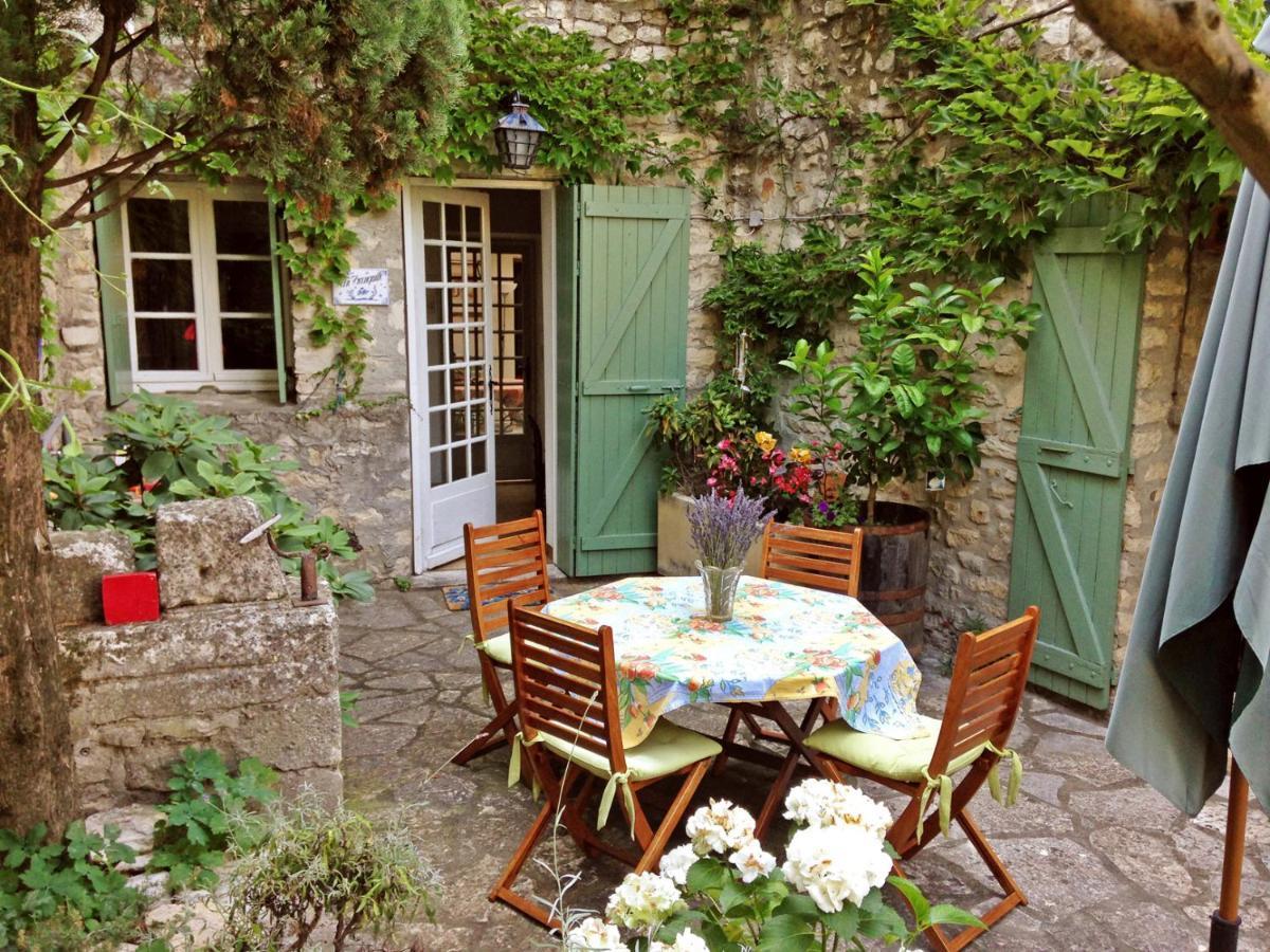 Au Coeur De La Cite Medievale Bed and Breakfast Vaison-la-Romaine Eksteriør billede
